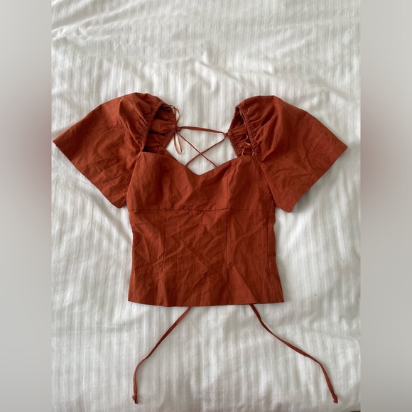 EUC Crescent Makayla Back Lace Up Top Sz XS - Picture 1 of 9